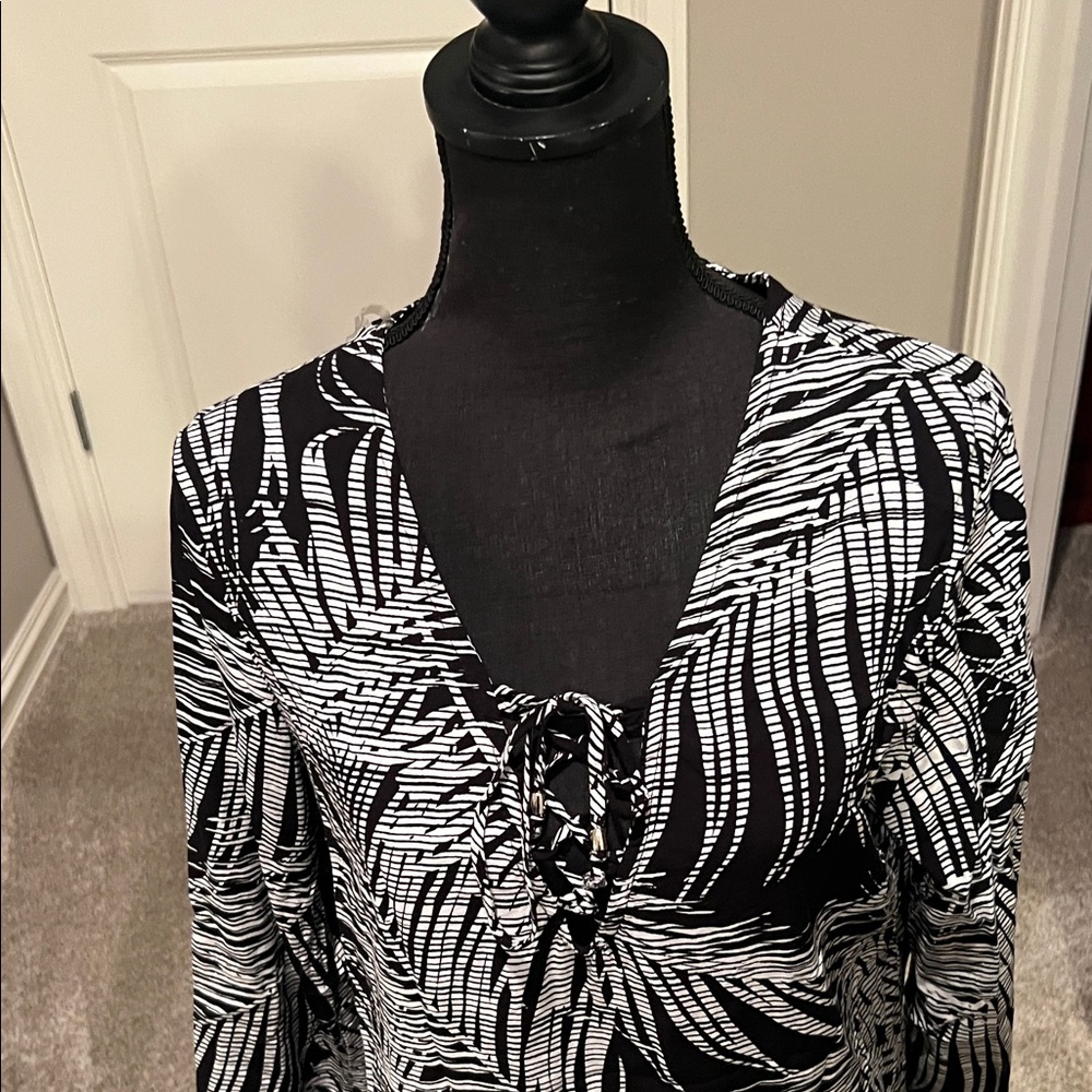 Black & White Palm-Print Mini Dress with Tie Front - Picture 6 of 16